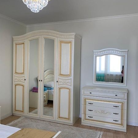 Apartment In Almaty Exterior photo