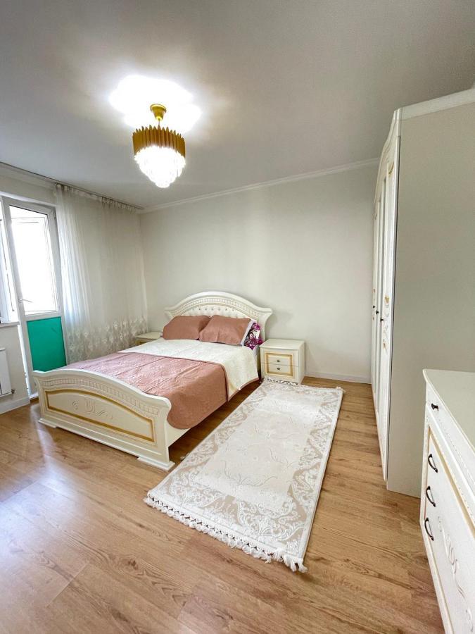 Apartment In Almaty Exterior photo